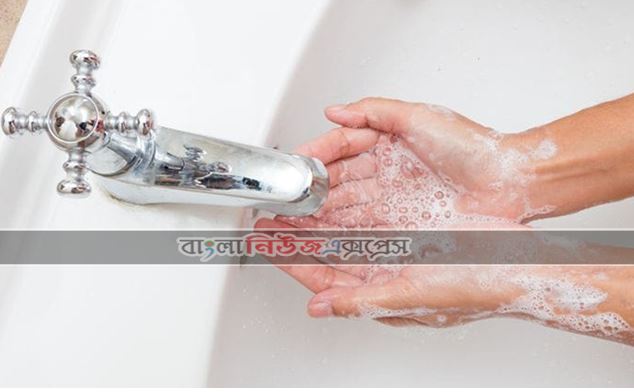 স্যানিটাইজারে মিশছে বিষ!